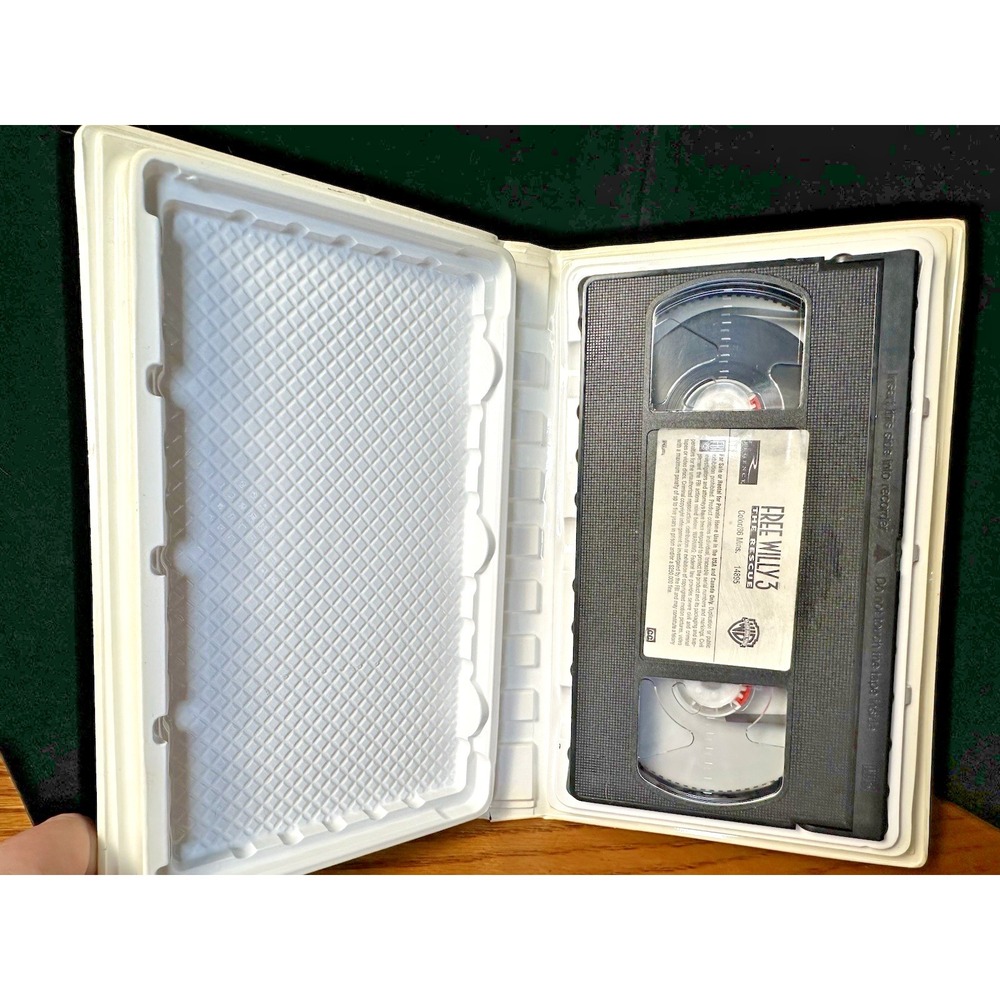 Free Willy 1, 2, & 3 VHS Clamshell VHS Tapes Tested And Work Great! - Picture 16 of 16